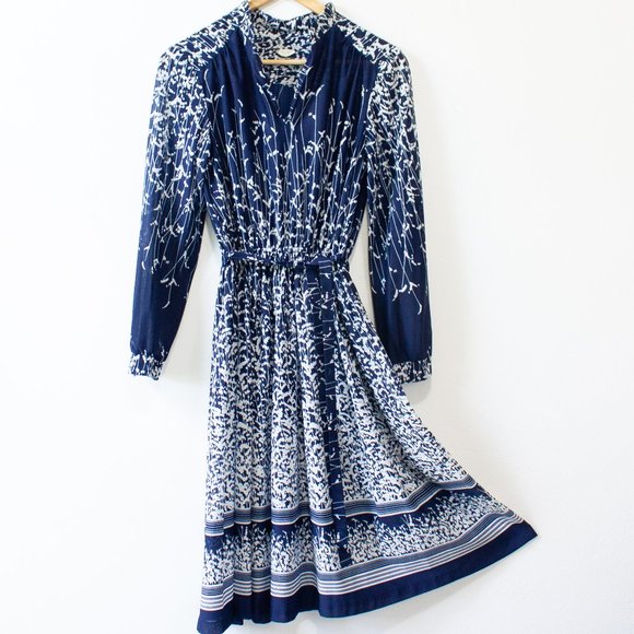 vintage blue and white dress, floral dress - Picture 1 of 6